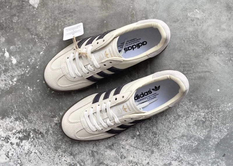 Sleek Adidas Gazelle Shoes 16156