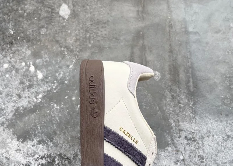 Sleek Adidas Gazelle Shoes 16156