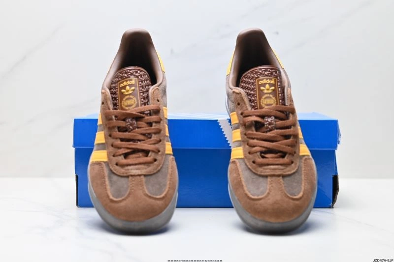 Compact Adidas Gazelle Shoes 1428