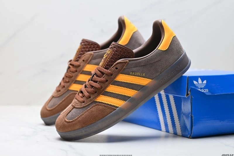 Compact Adidas Gazelle Shoes 1428