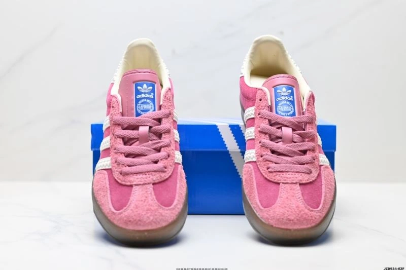 SmoothTexture Adidas Gazelle Shoes 1406