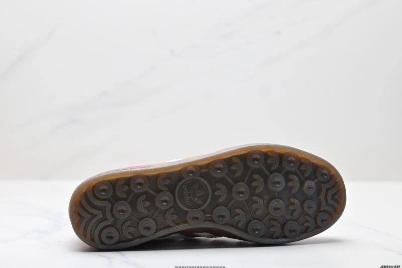 SmoothTexture Adidas Gazelle Shoes 1406