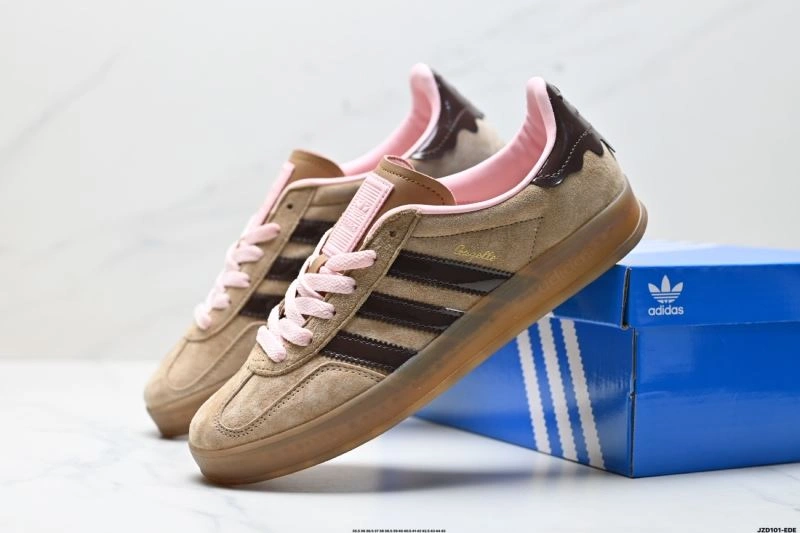 Adidas Gazelle Shoes Seasonal 1448
