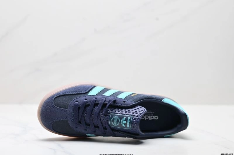 RelaxedFit Adidas Gazelle Shoes 610