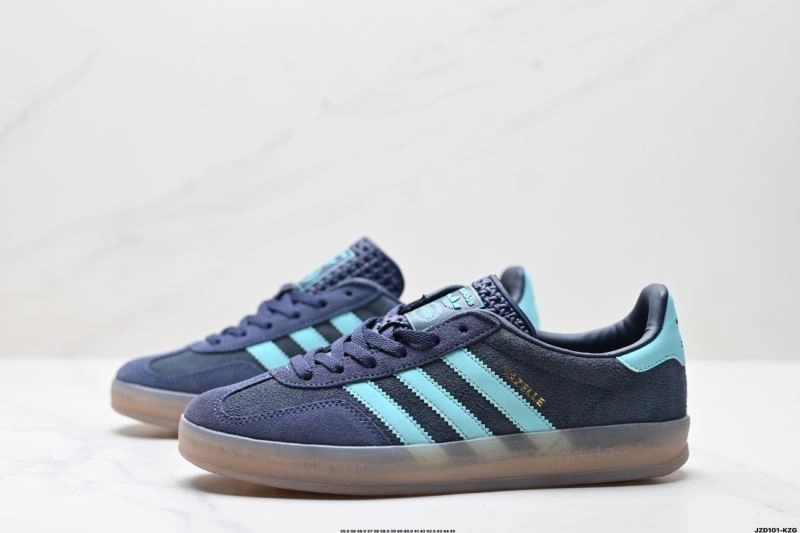 RelaxedFit Adidas Gazelle Shoes 610