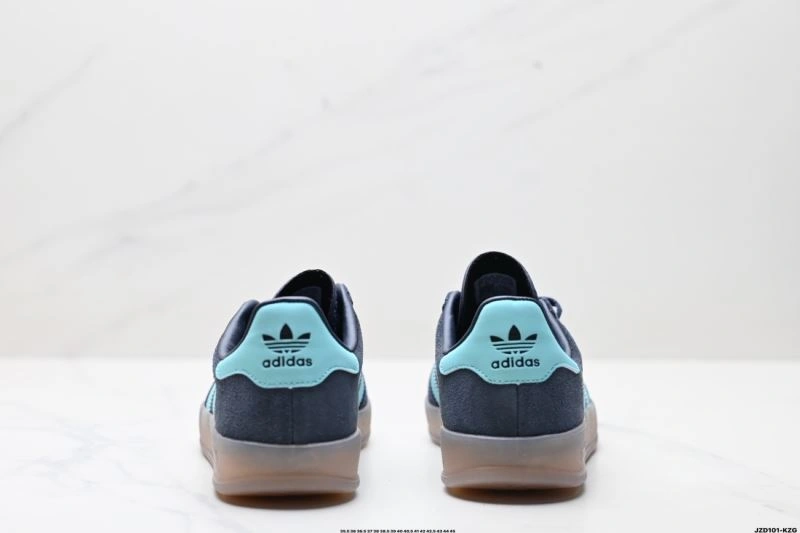 RelaxedFit Adidas Gazelle Shoes 610