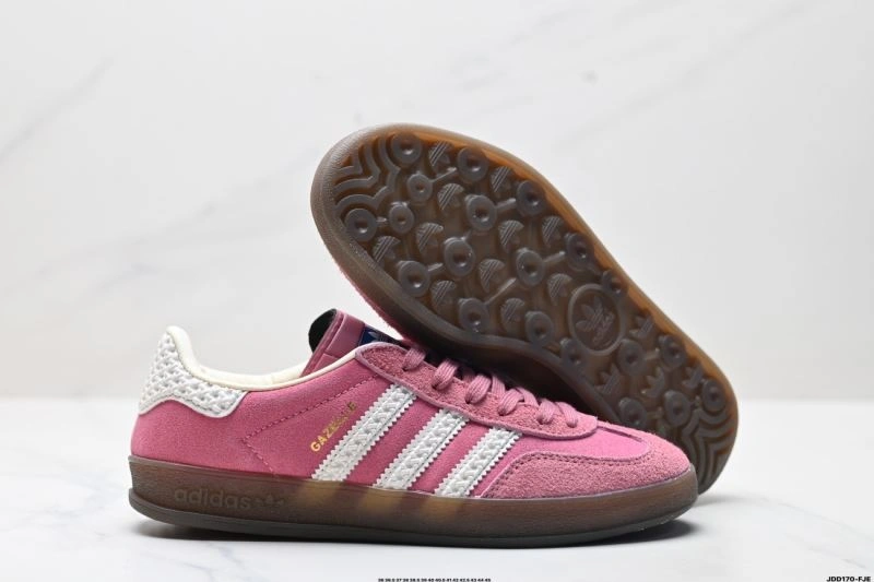 Functional Adidas Gazelle Shoes 580