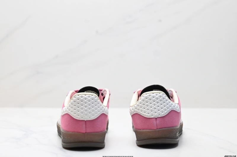 Functional Adidas Gazelle Shoes 580