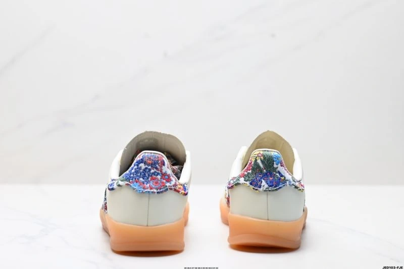 MultiPurpose Adidas Gazelle Shoes 569