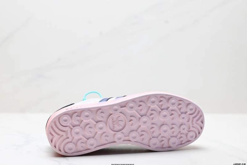 Adidas Gazelle Shoes WellDesigned 566