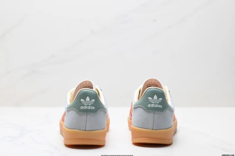 Chic Adidas Gazelle Shoes 560