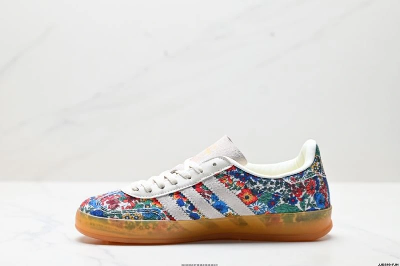 Adidas Gazelle Shoes TravelReady 572