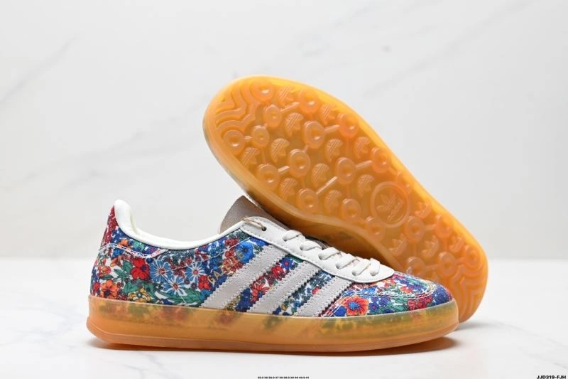 Adidas Gazelle Shoes TravelReady 572