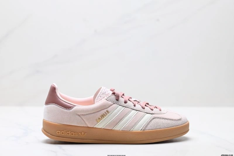Adidas Gazelle Shoes RelaxedFit 565