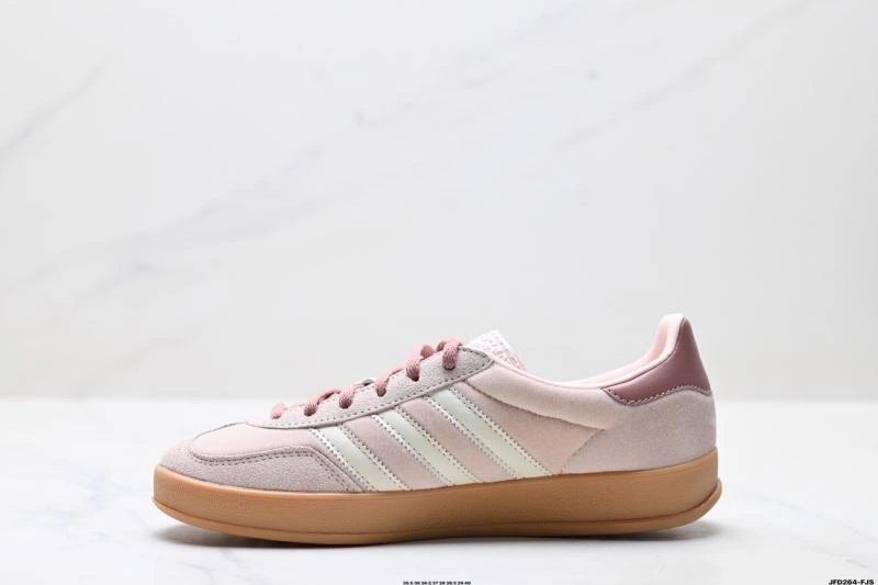 Adidas Gazelle Shoes RelaxedFit 565