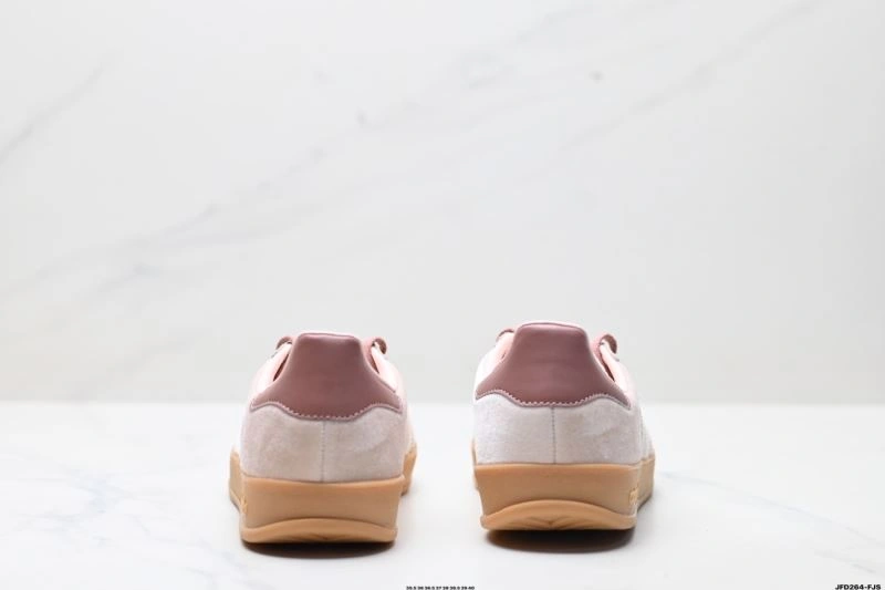 Adidas Gazelle Shoes RelaxedFit 565