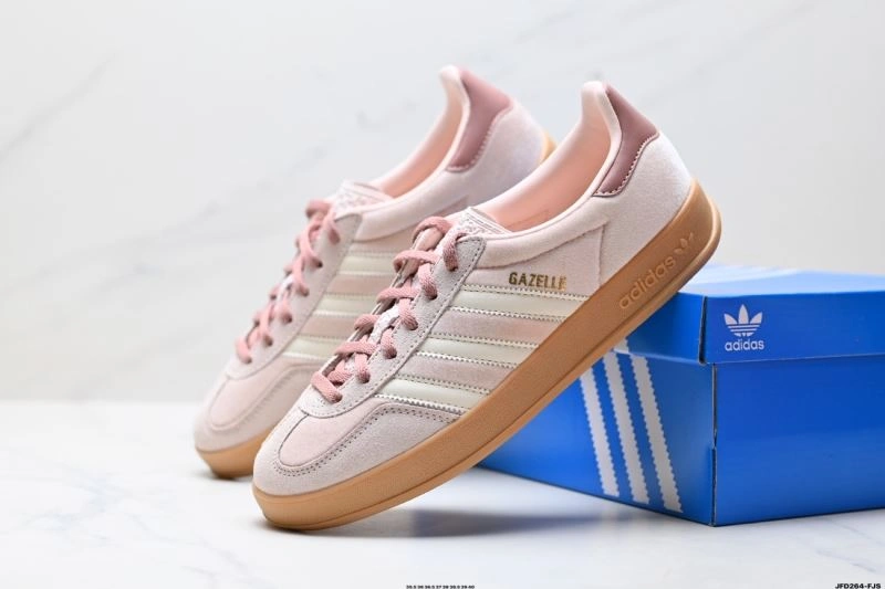 Adidas Gazelle Shoes RelaxedFit 565