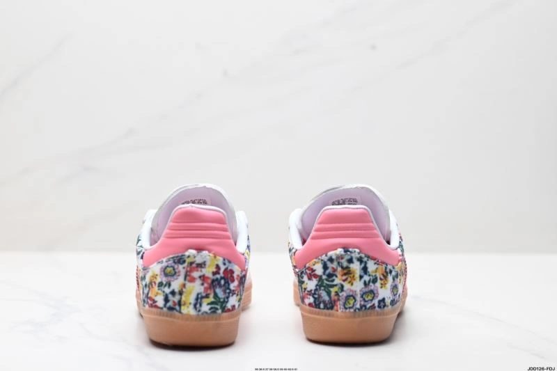 Adidas Gazelle Shoes TimelessDesign 562