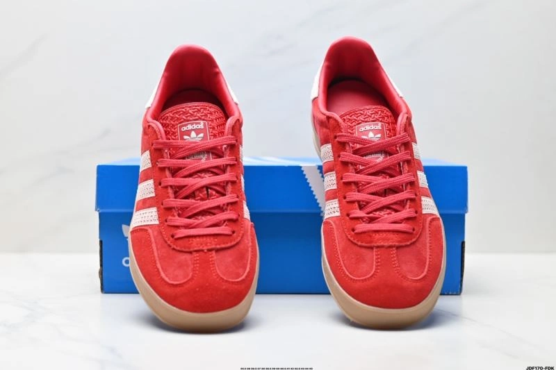 Chic Adidas Gazelle Shoes 576