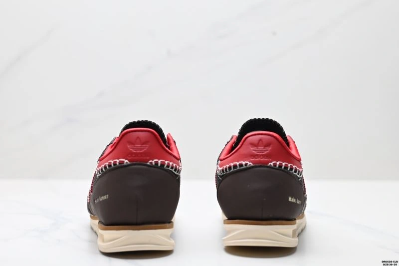 Functional Adidas SL Shoes 957