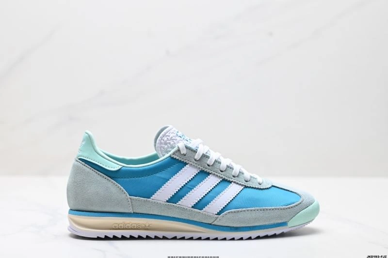 Functional Adidas SL Shoes 186