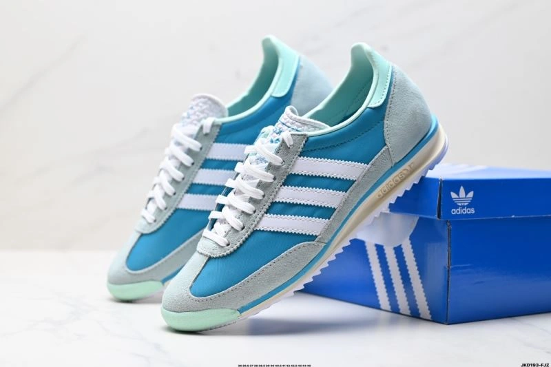 Functional Adidas SL Shoes 186