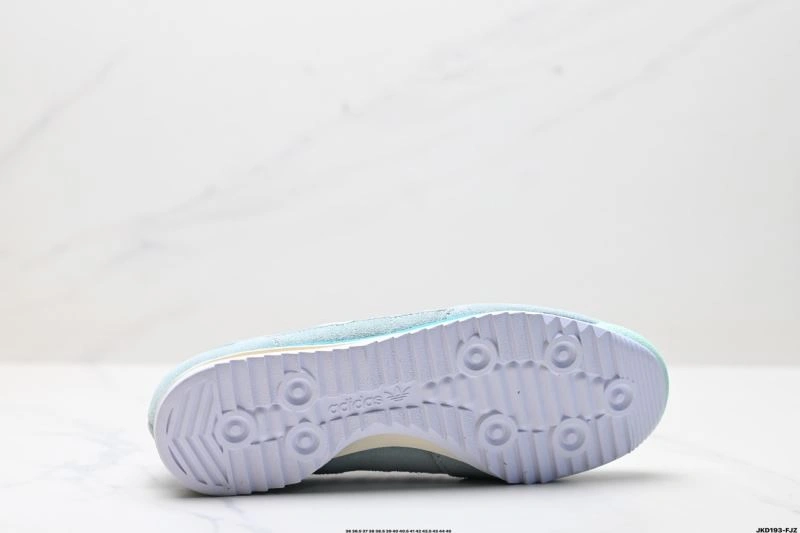 Functional Adidas SL Shoes 186