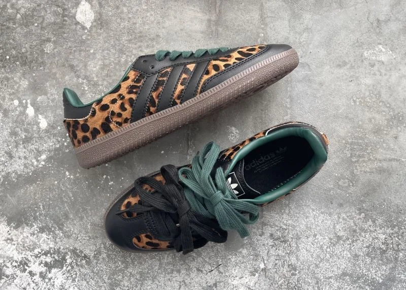 Resilient Adidas Samba Shoes 16105