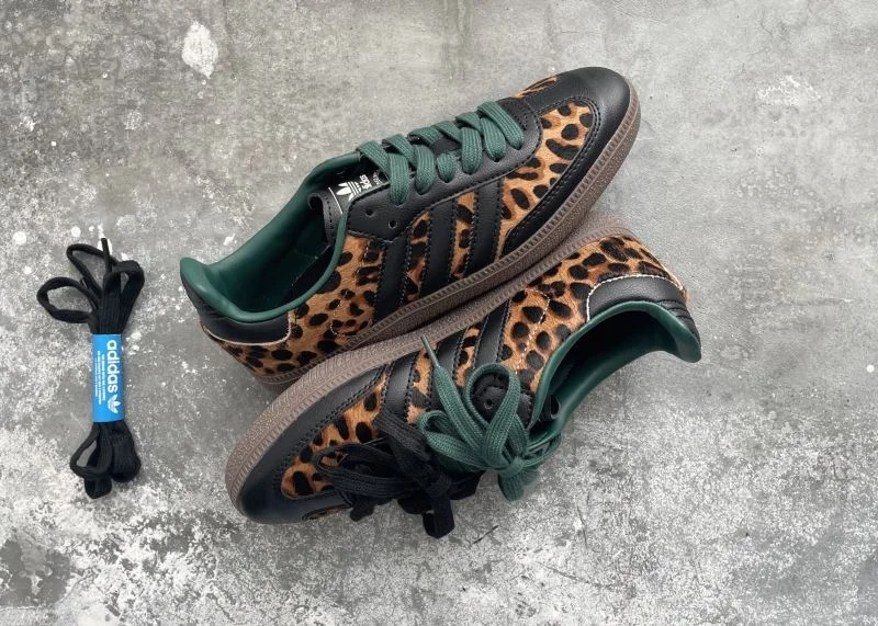 Resilient Adidas Samba Shoes 16105