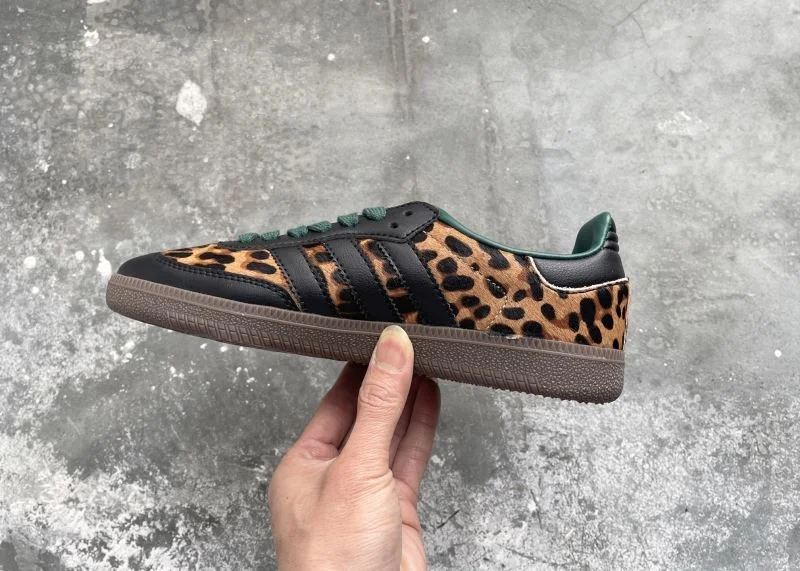 Resilient Adidas Samba Shoes 16105