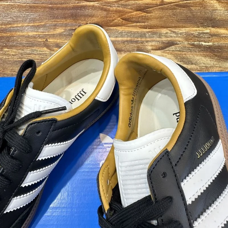 Elegant Adidas Samba Shoes 16099