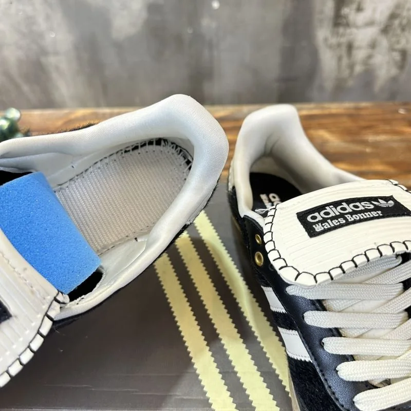 Adidas Samba Shoes Trendsetting 16093