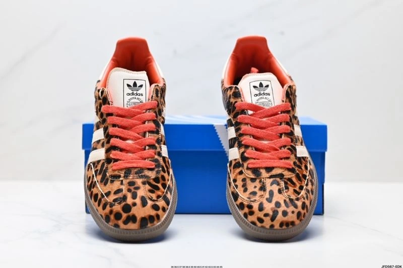 WellDesigned Adidas Samba Shoes 1040