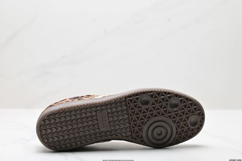 WellDesigned Adidas Samba Shoes 1040