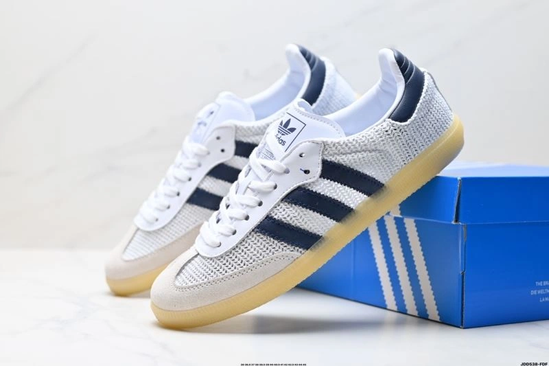 WellDesigned Adidas Samba Shoes 236