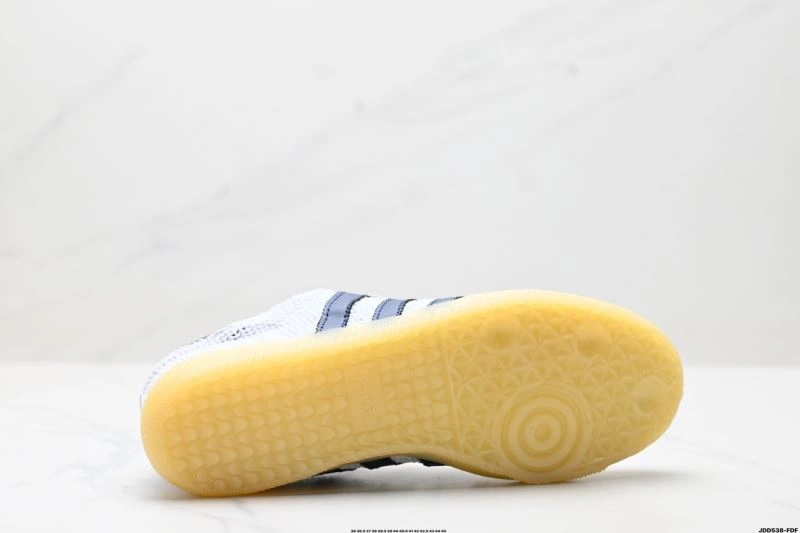 WellDesigned Adidas Samba Shoes 236