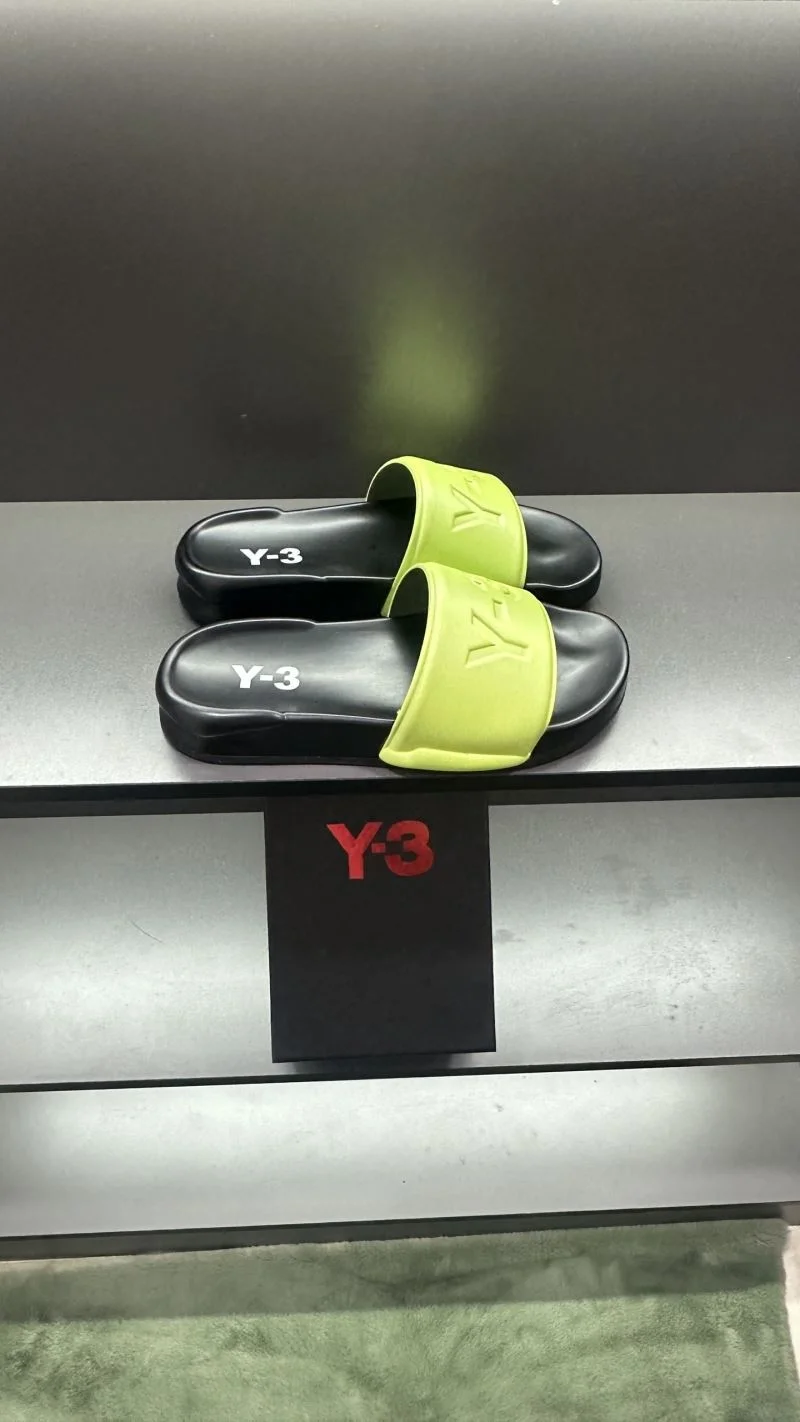 ComfortFit Adidas Slippers 16053