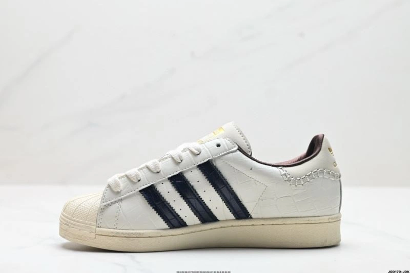 Stylish Adidas Superstar Shoes 988
