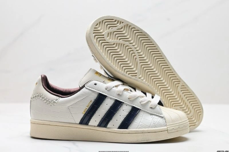 Stylish Adidas Superstar Shoes 988