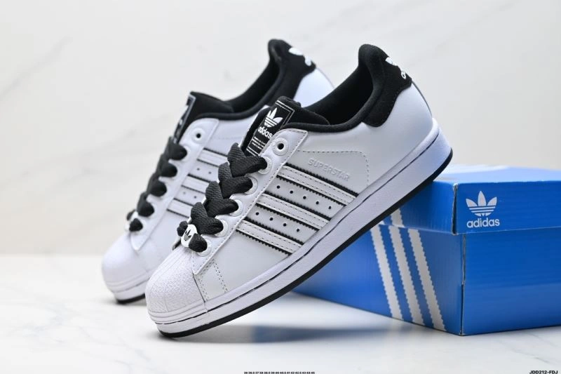 Trendsetting Adidas Superstar Shoes 112