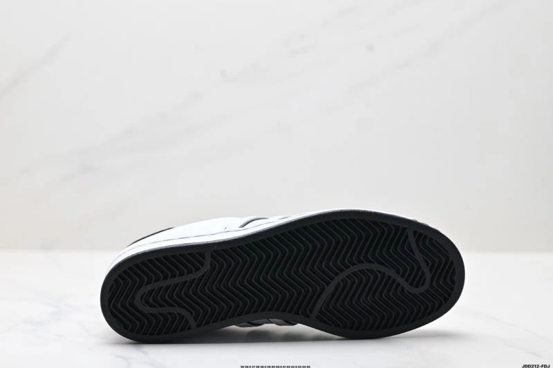 Trendsetting Adidas Superstar Shoes 112