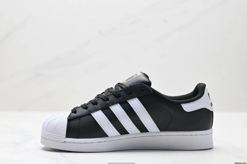 Sporty Adidas Superstar Shoes 88
