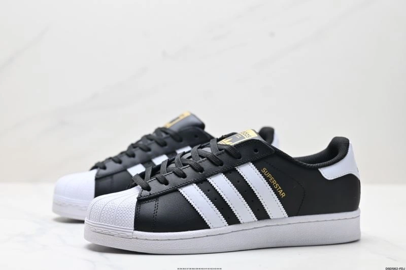 Sporty Adidas Superstar Shoes 88