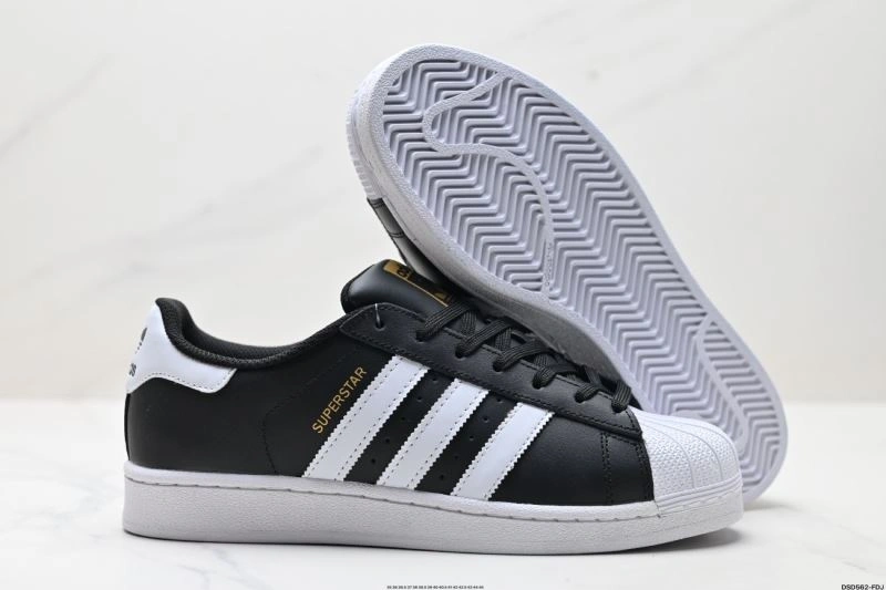 Sporty Adidas Superstar Shoes 88