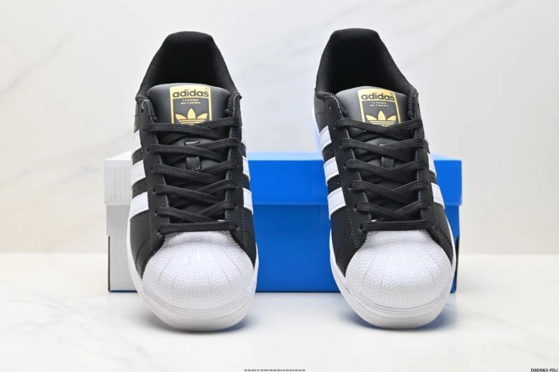 Sporty Adidas Superstar Shoes 88