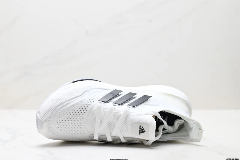 Adidas Ultra Boost Shoes TechFriendly 40