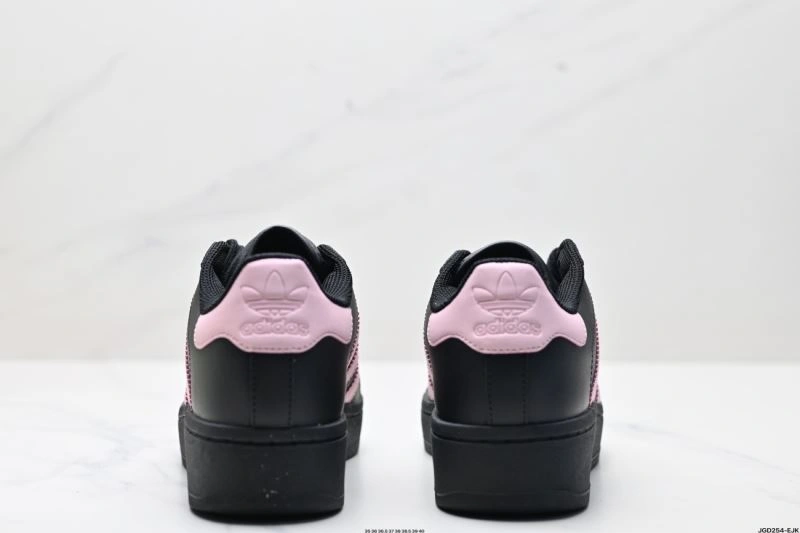 Stretchable Adidas XLG Shoes 833