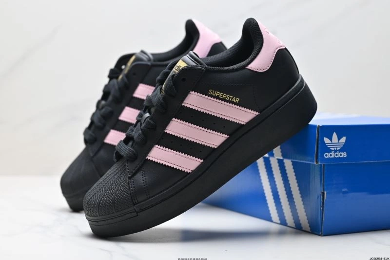 Stretchable Adidas XLG Shoes 833