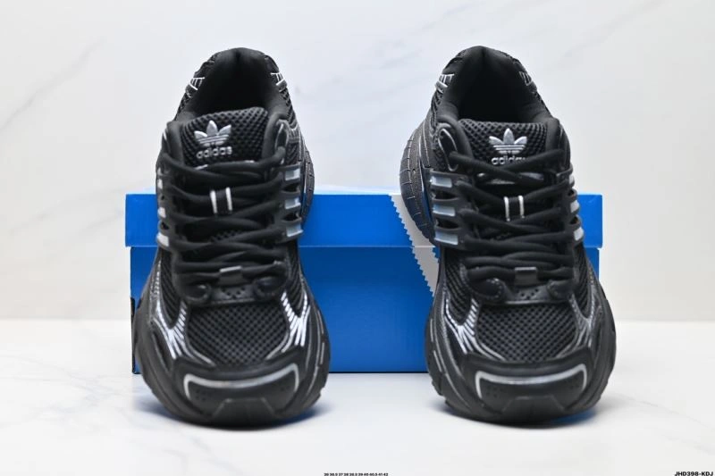 Versatile Adidas XLG Shoes 814