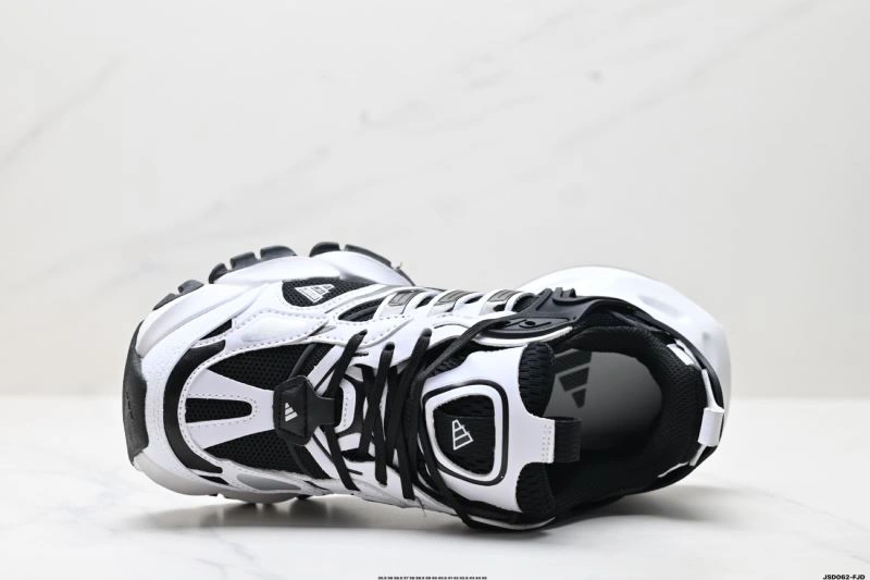 Adidas XLG Shoes WellDesigned 23